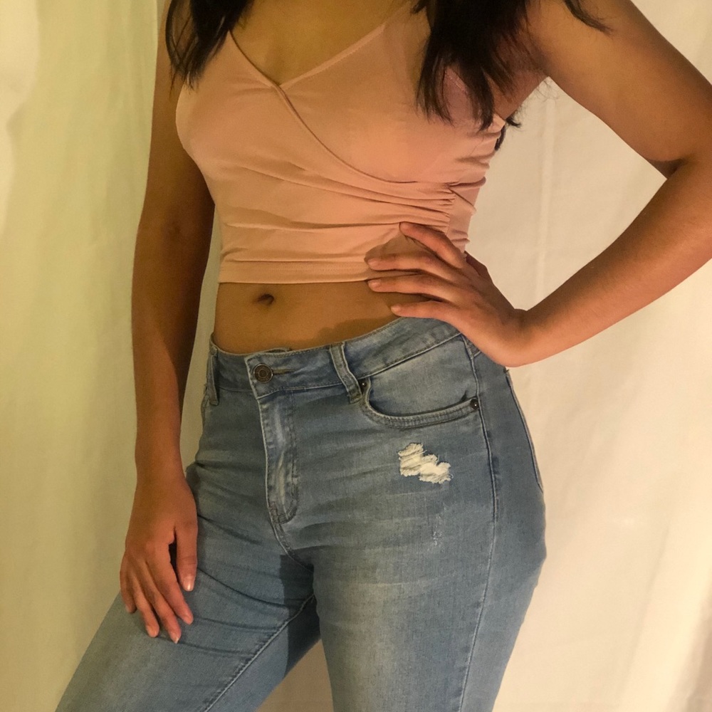 Capri Ripped Jeans - Picture 8 of 9